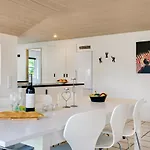 Hébergement de vacances Four-bedroom In *