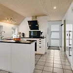 Four-bedroom In Hébergement de vacances *