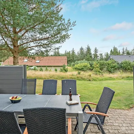 Four-bedroom In Norre Nebel