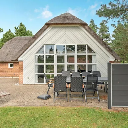 Four-bedroom In Nørre Nebel