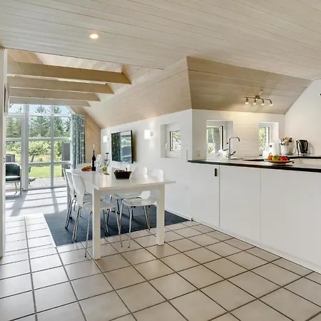 Four-bedroom In Nørre Nebel