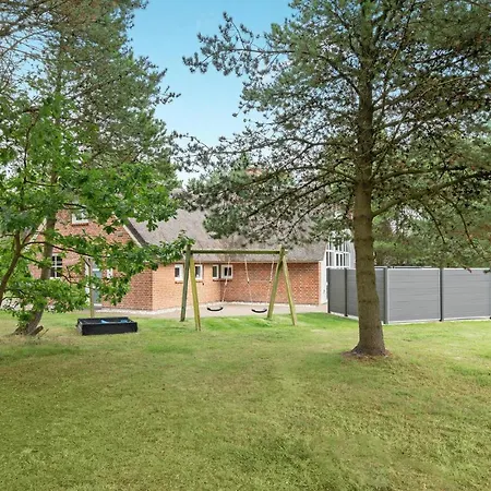 펜션 Four-bedroom In Nørre Nebel